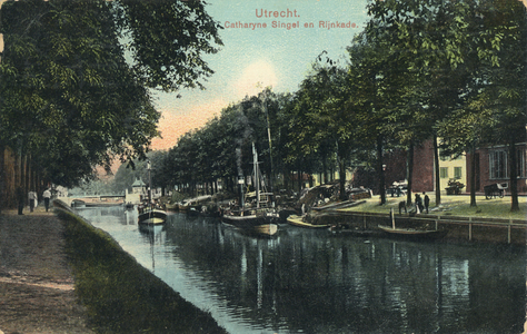 2150 Gezicht op de Stadsbuitengracht te Utrecht met rechts enkele huizen aan de Rijnkade.
